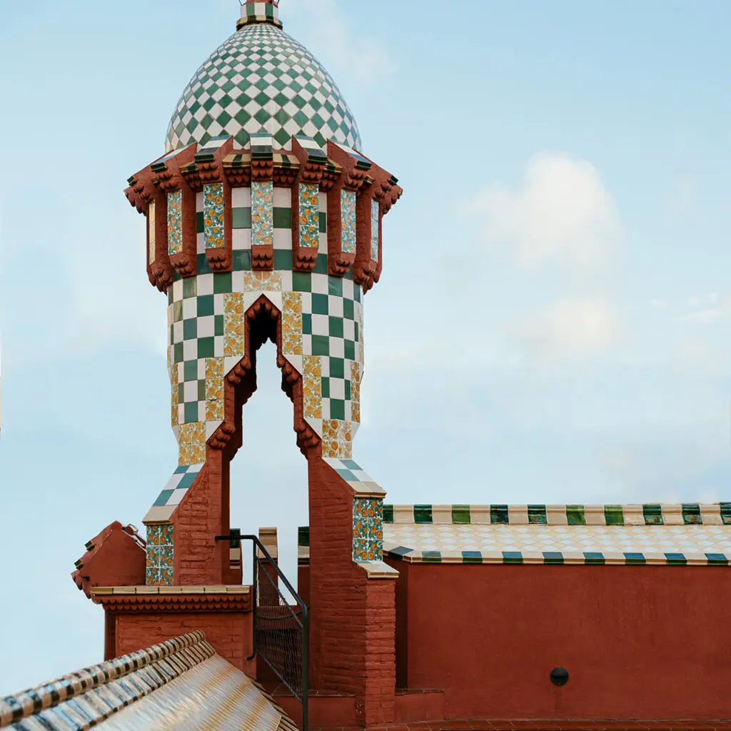 Atardecer en Casa Vicens: Un Encuentro Inspirador, Gunni &amp; Trentino